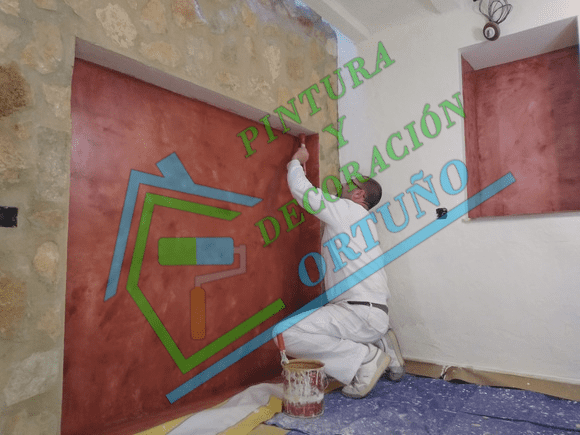 yo-poniendo-estuco-veneciano-en-zona-decorativa-estuco-veneciano-benidorm